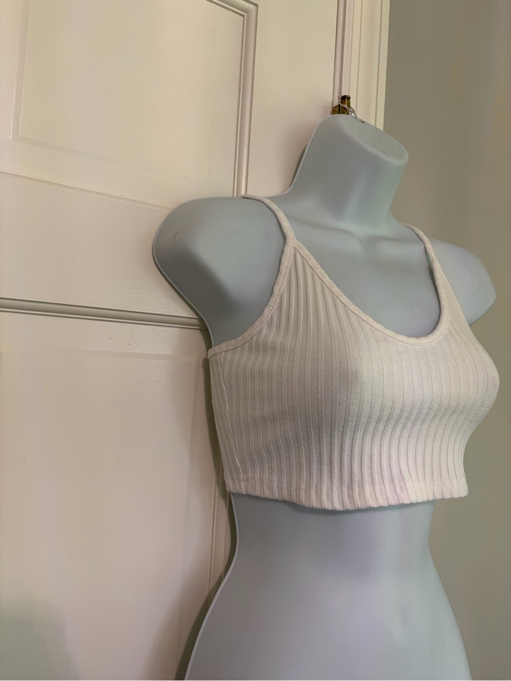 SHEIN White Ribbed Cropped Cami Tank - Picture 2 of 4